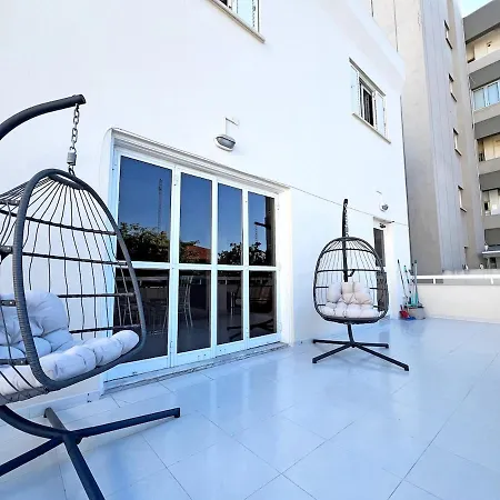 Albert's Center 101k Larnaca