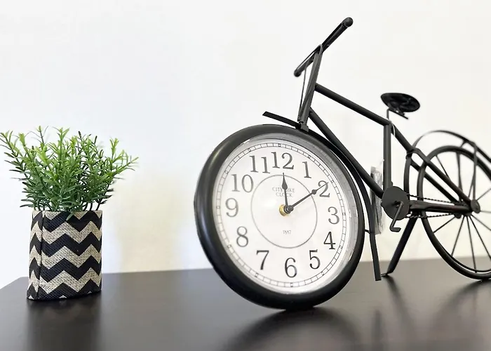 Albert's Center 101k * Ларнака